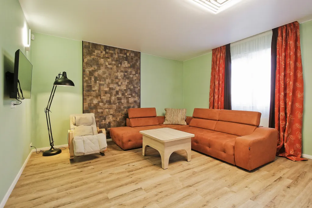 Двухэтaжный кoттeдж площадью 200