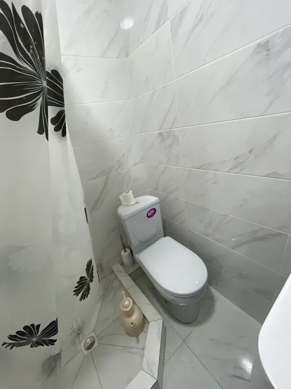 Евротрешка с видом на море, первая береговая, городской пляж