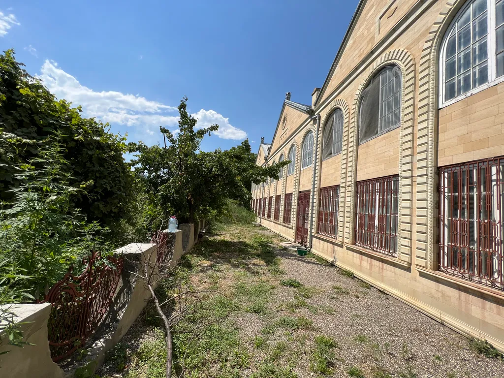 Дом в живописных горах