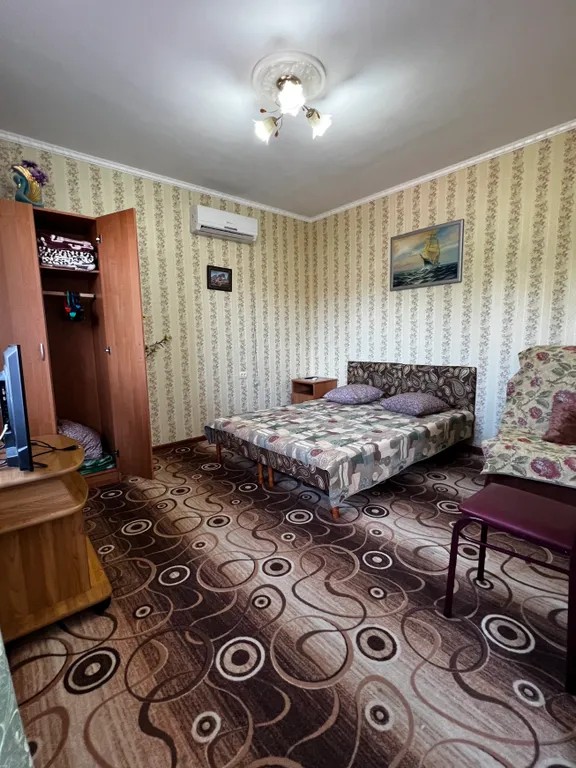 Квартира Квартира Уютный номер на троих(кондиционер,сан.узел,2 этаж)недалеко от моря — Адлер