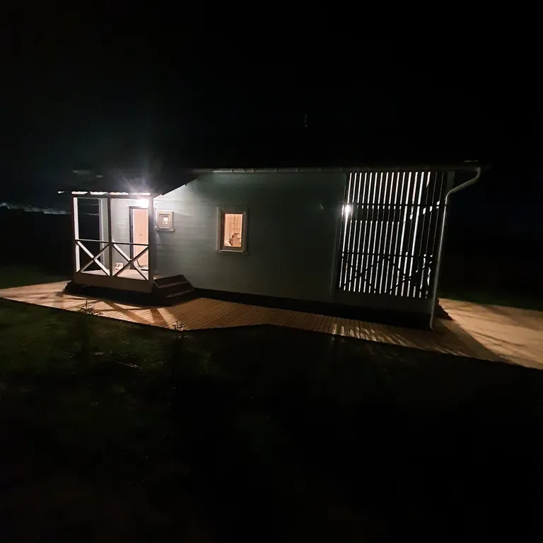 Уютный дом на берегу реки Кимрка