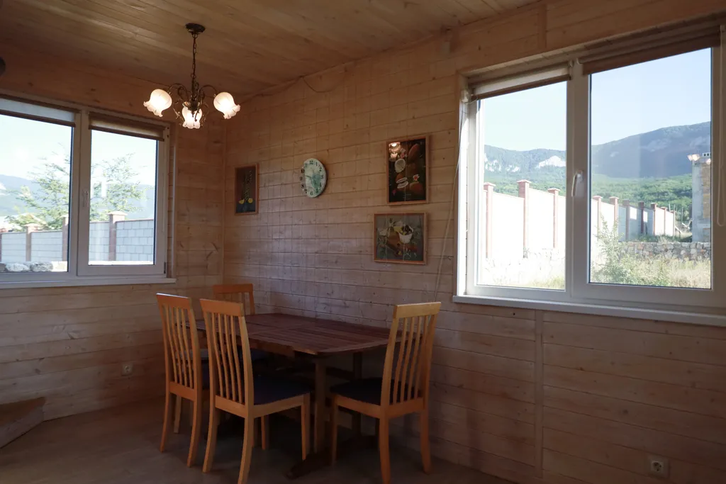 Коттедж Уютный современный коттедж с панорамным видом на горы — Соколиное