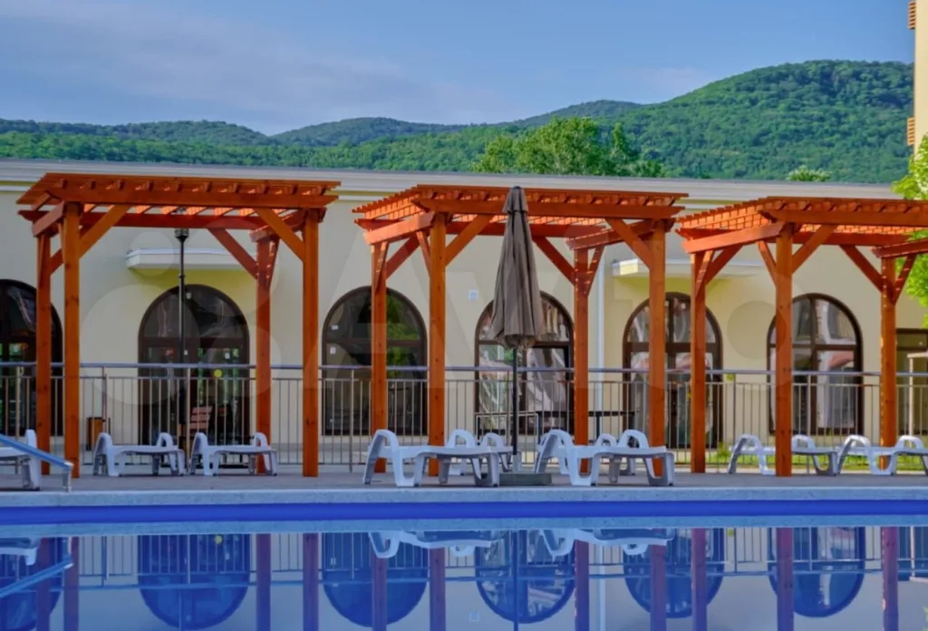 Квартира в Долине Сукко, 5 бассейнов на территории, качели на балконе