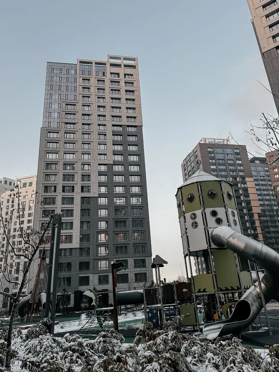 Уютная трешка с красивым видом на горы