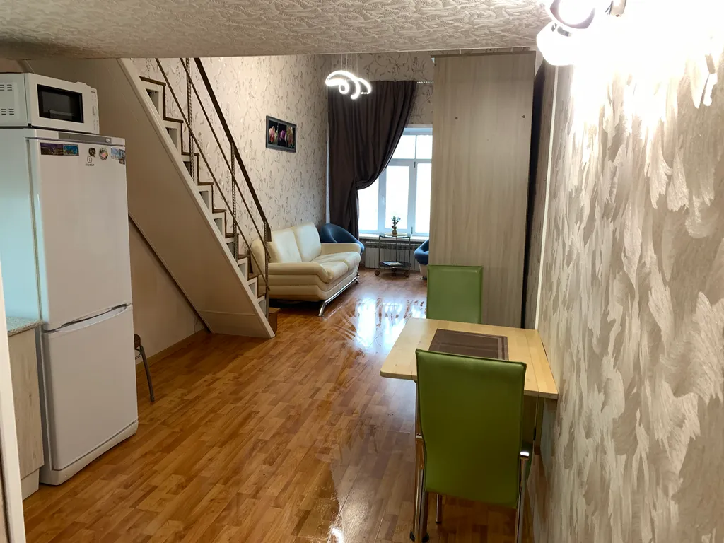 Двухуровневая студия в центре города с видом на Спасский собор