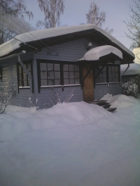 Малый коттедж на берегу озера