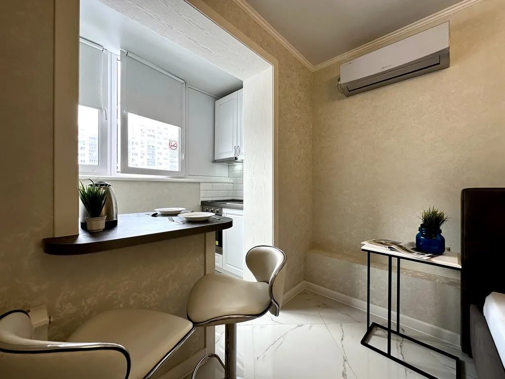 Студия, 5 минут до Фермер базара