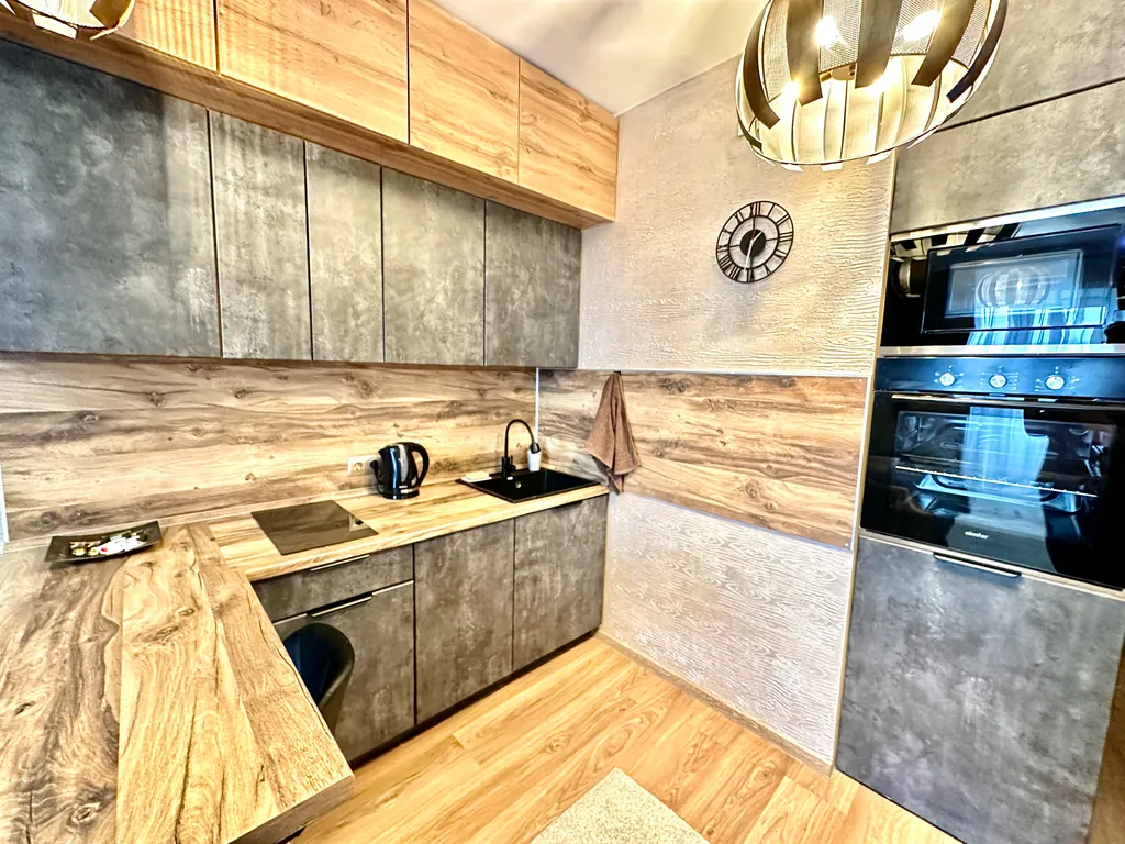 Студия на Парковом у реки с камином и кондиционером