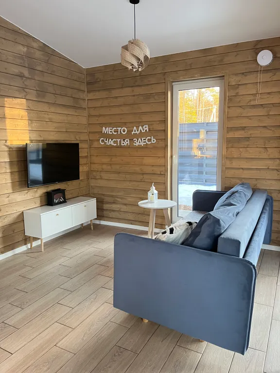 Дом в окружении сосен