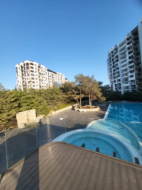 Видовая квартира с подогреваемым бассейном в ЖК Лучистое — аренда посуточно в Семидворье