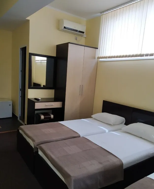 Трехместный номер с балконом