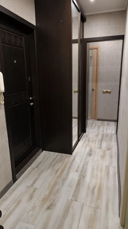 Новая 2-ух-комнатная квартира с хорошим расположением