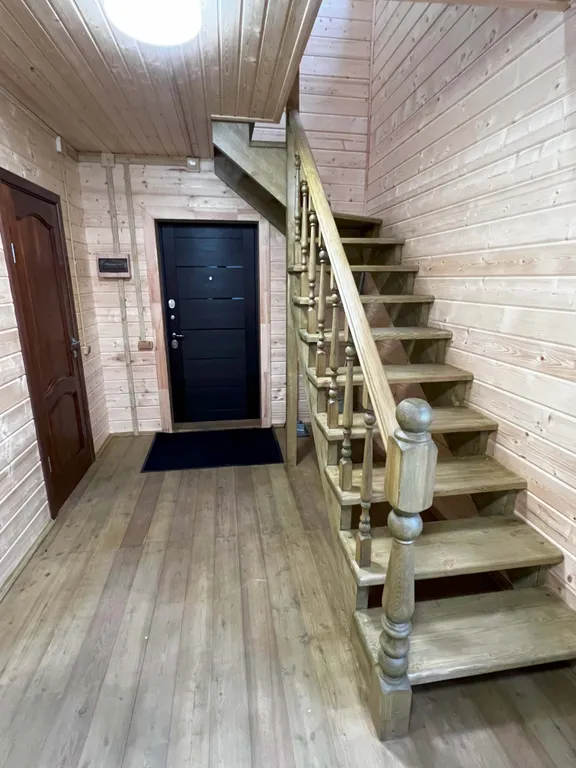 Коттедж 2-этажный у леса