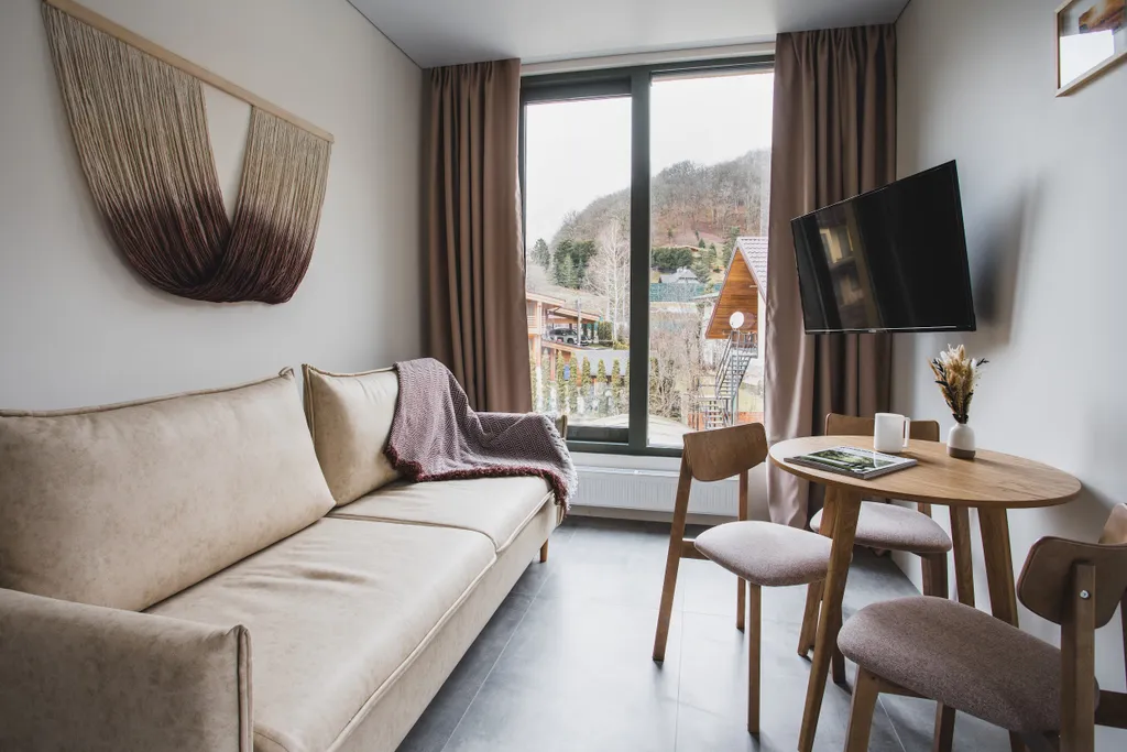 1-е апартаменты с видом на горы и бассейном