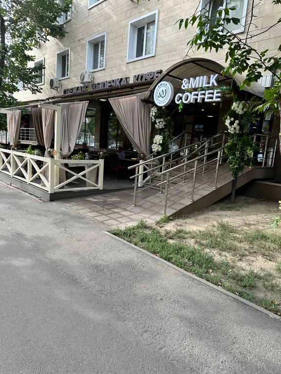 Квартира Modern Studio with IKEA Décor — Алматы