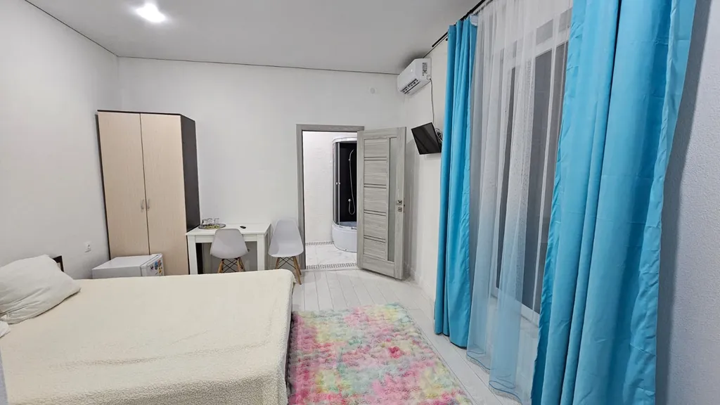 Квартира Квартира Трёхместный номер в центре города с зоной отдыха и бассейном — Темрюк