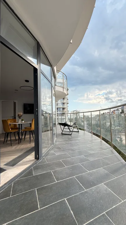 Однокомнатные апартаменты с видом на горы и море