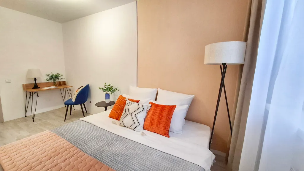 Квартира с видом на Уральские горы и реку Исеть! от 1 до 8 гостей.