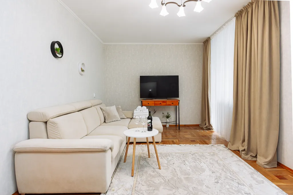 Рядом с Верхним озером и Музеем янтаря