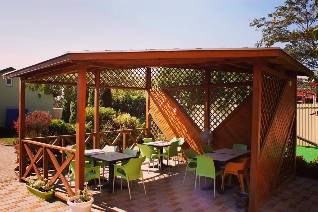 Комната с балконом