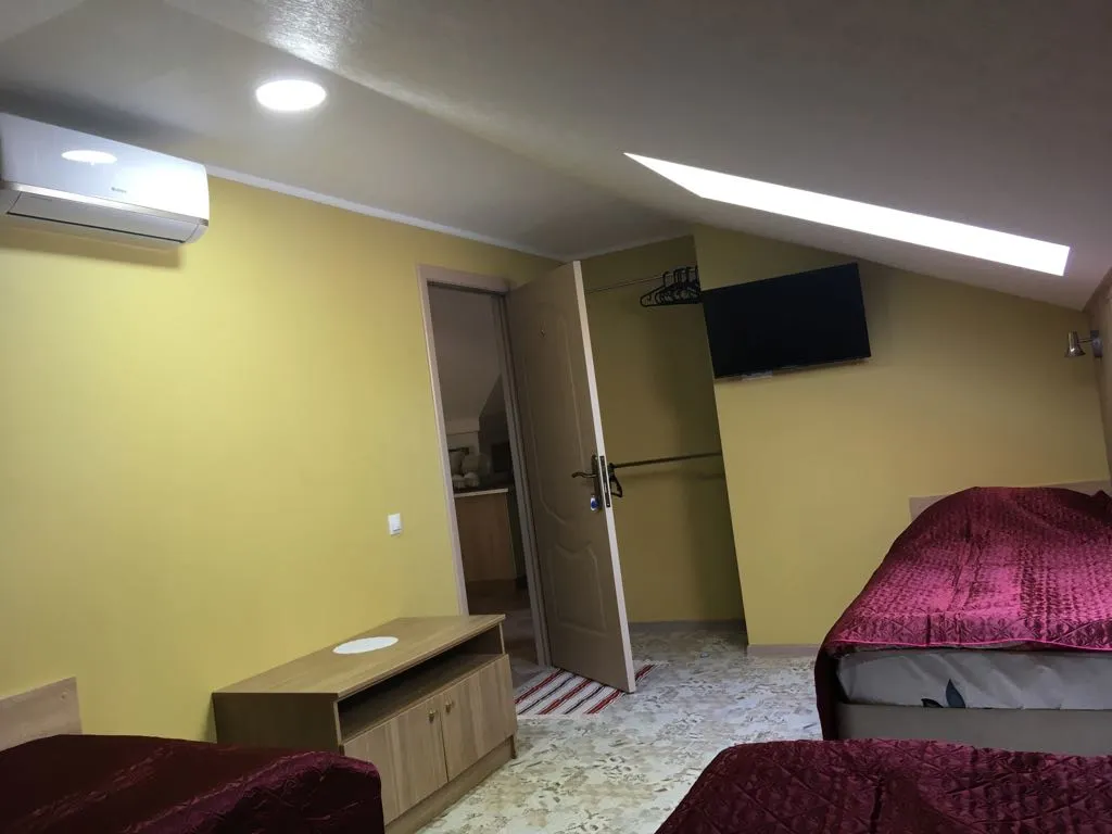 Трехкомнатная квартира на мансарде в 100 метрах от моря