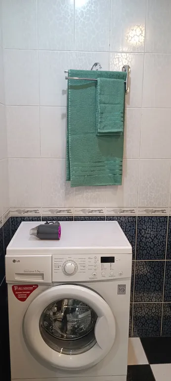 Счастливая матрешка у вокзала Исакогорка