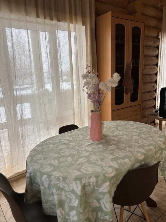 Уютный двухэтажный загородный дом с видом на Свиягу