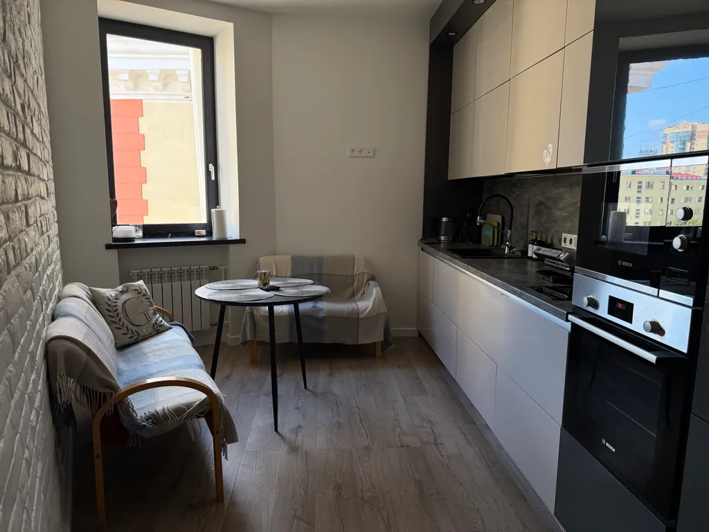 Элегантная 3-комнатная квартира в историческом центре с видом