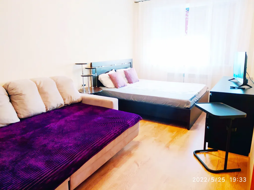 Уютная квартира в нефтяниках — аренда посуточно в Омск