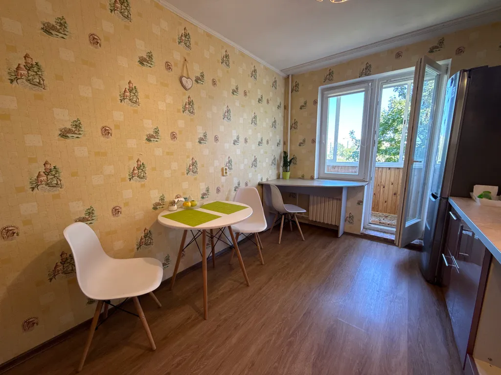 Центр, парковка, лифт, тёплый дом, ТЦ Трио, Лямус