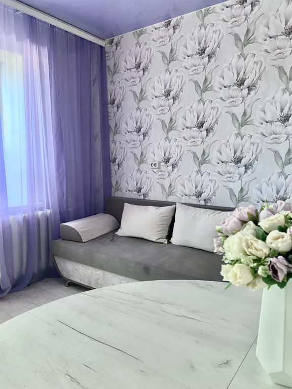 Большая квартира на набережной