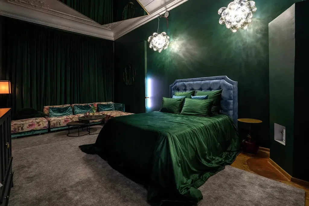 Квартира Квартира Emerald room -великолепный номер с зеркалами на стенах и на потолке — Санкт-Петербург