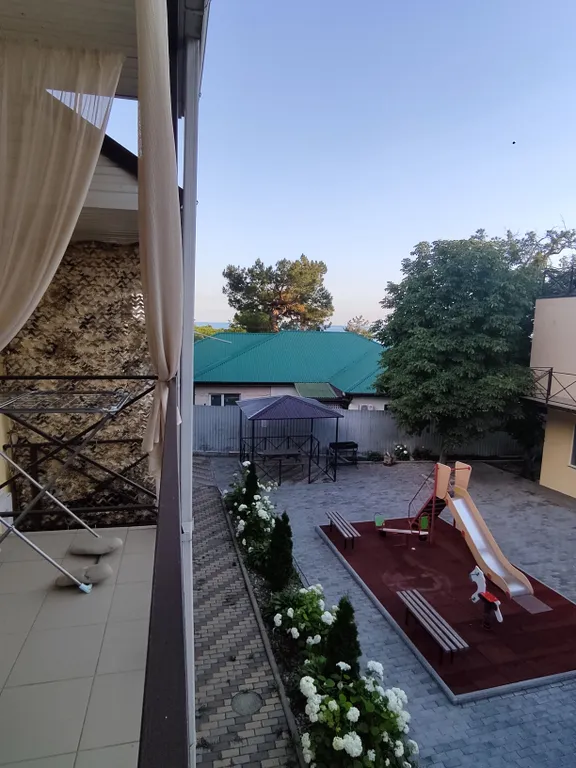 С видом на море Одри