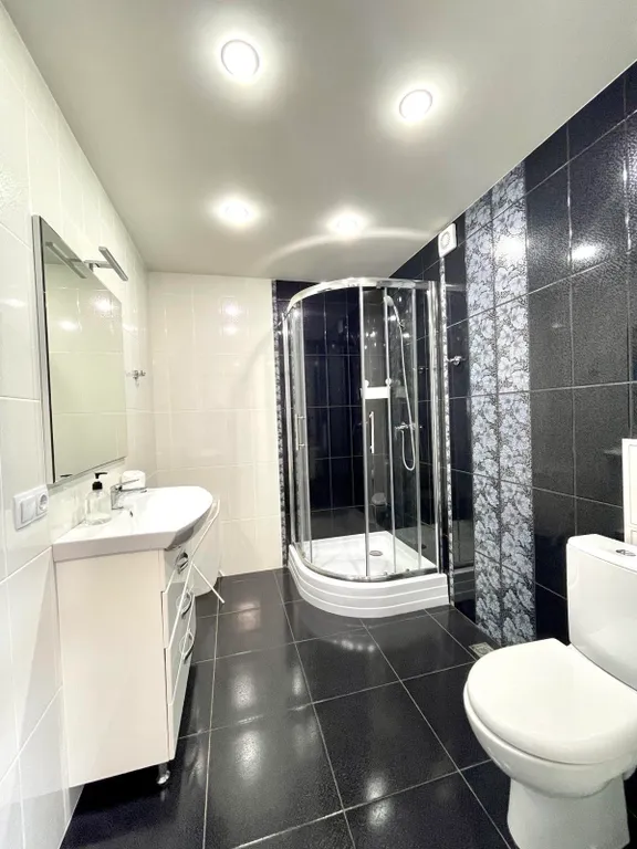 Эллинг на берегу моря