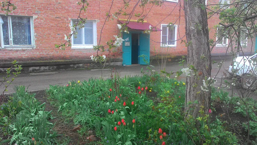 Квартира Тихая двухкомнатная квартира на 1 этаже — Лабинск