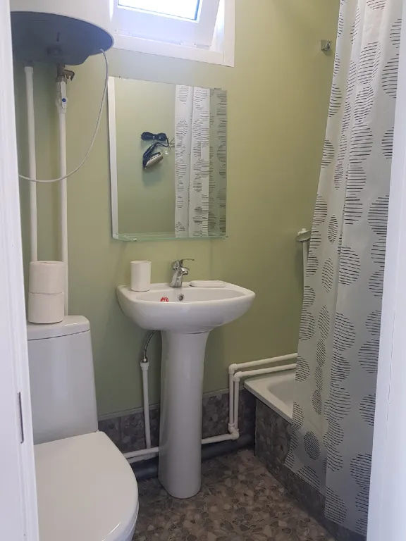 Новый домик 2-комнатный с кухней и террасой на компанию