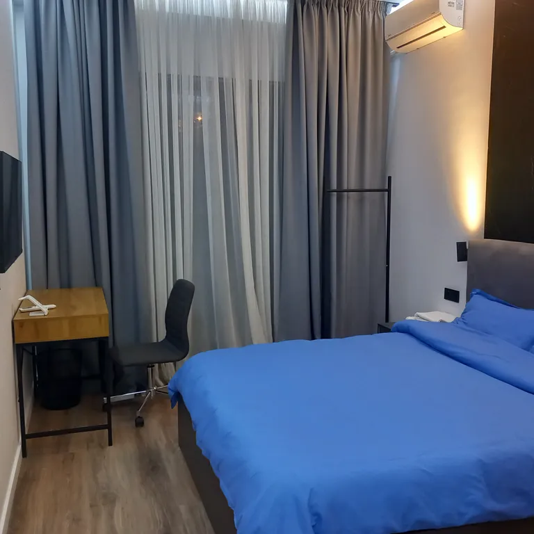 Стильная квартира рядом с метро 300 Арагвинцев