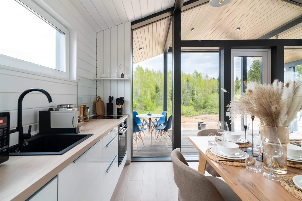 Дом с видом на лес и реку