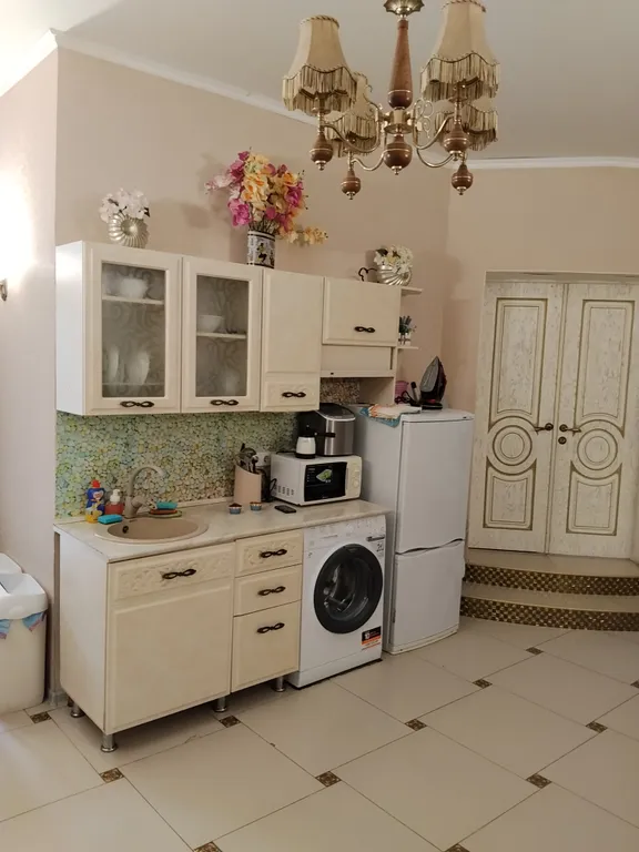 Дом замок с видом на море и горы