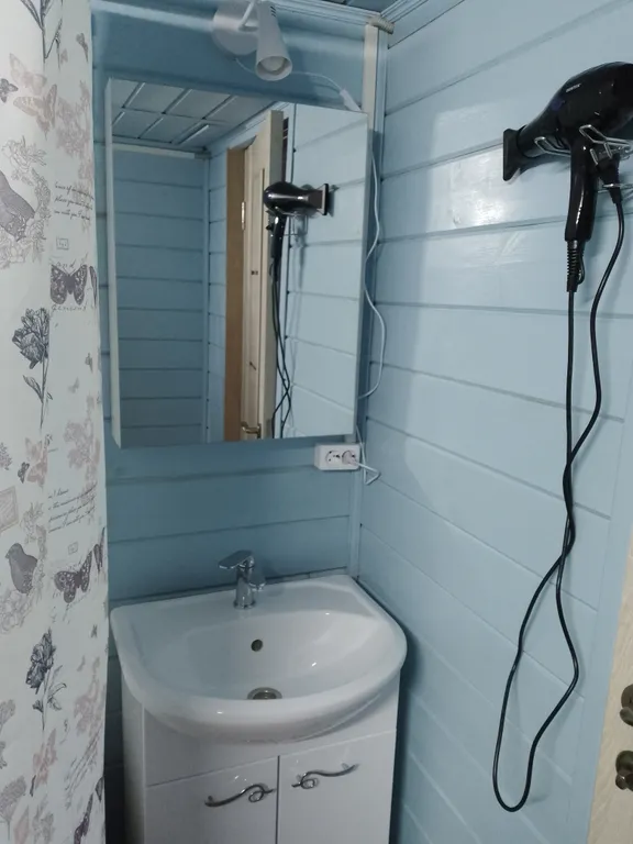 Дом с видом на монастырь