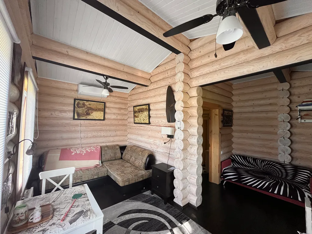 Дом-студия на берегу озера