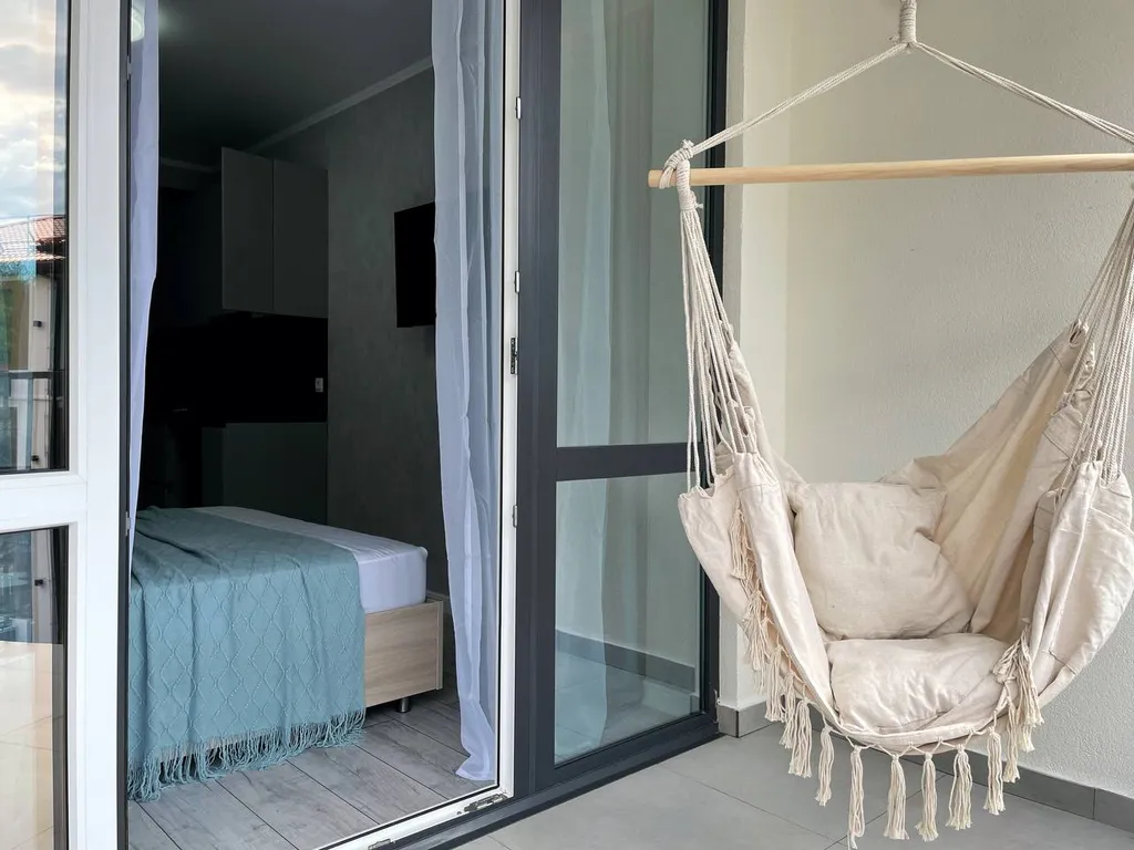 Апартаменты для двоих с большим балконом