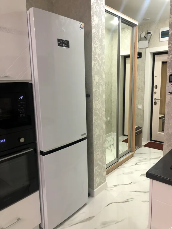 Квартира с отдельной спальней в 15 минут от моря