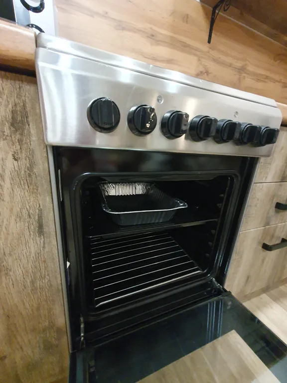 Современная студия с красивыми закатами в самом центре города