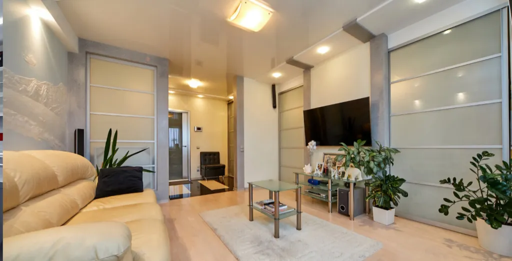 Просторная 2-х комнатная квартира недалеко от площади Победы в тихом центре