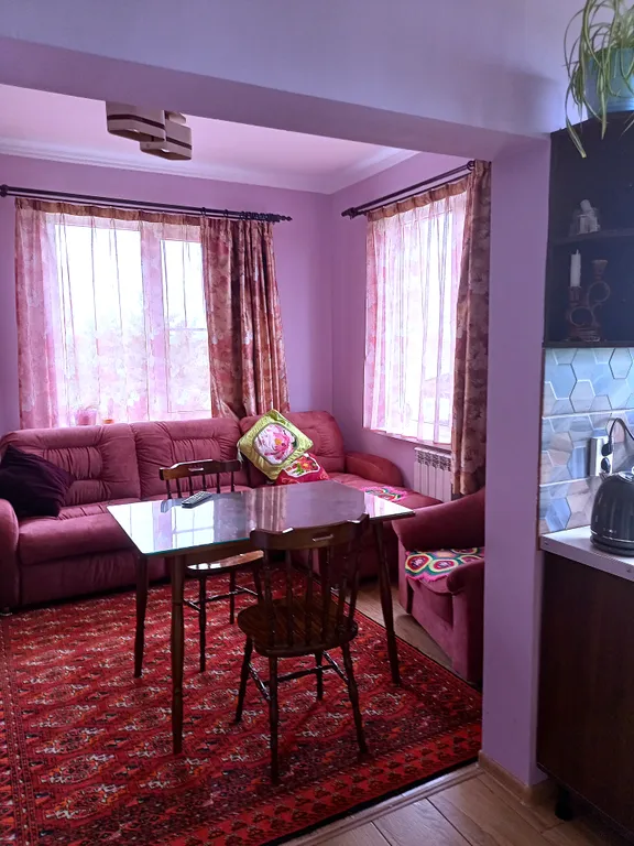 Дом у моря с панорамным видом на горы и море