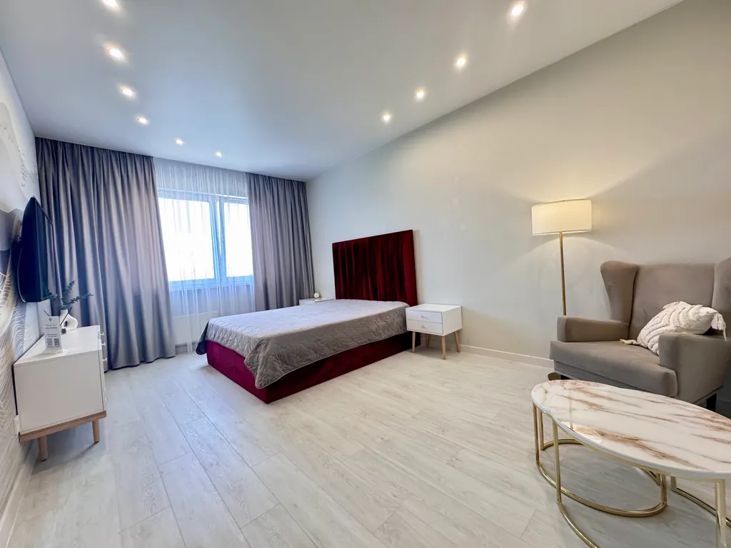 Квартира Современная квартирка рядом с ТЦ Аура — аренда посуточно в Сургут