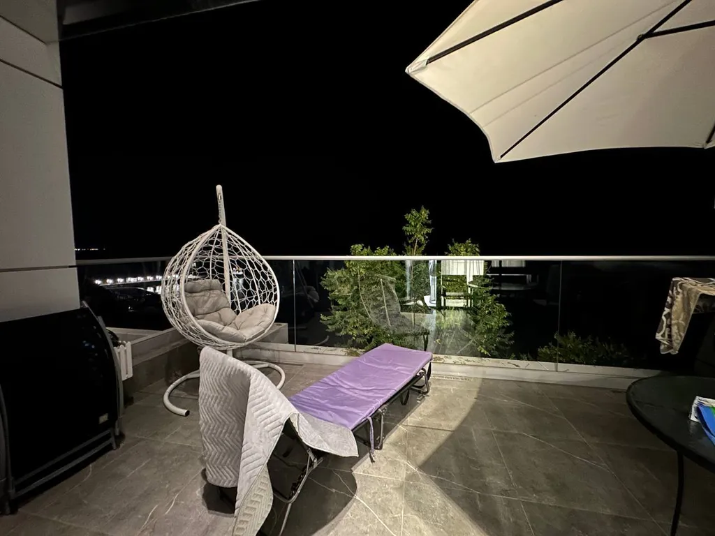 Двухкомнатные апартаменты с прямым видом на море и роскошной террасой