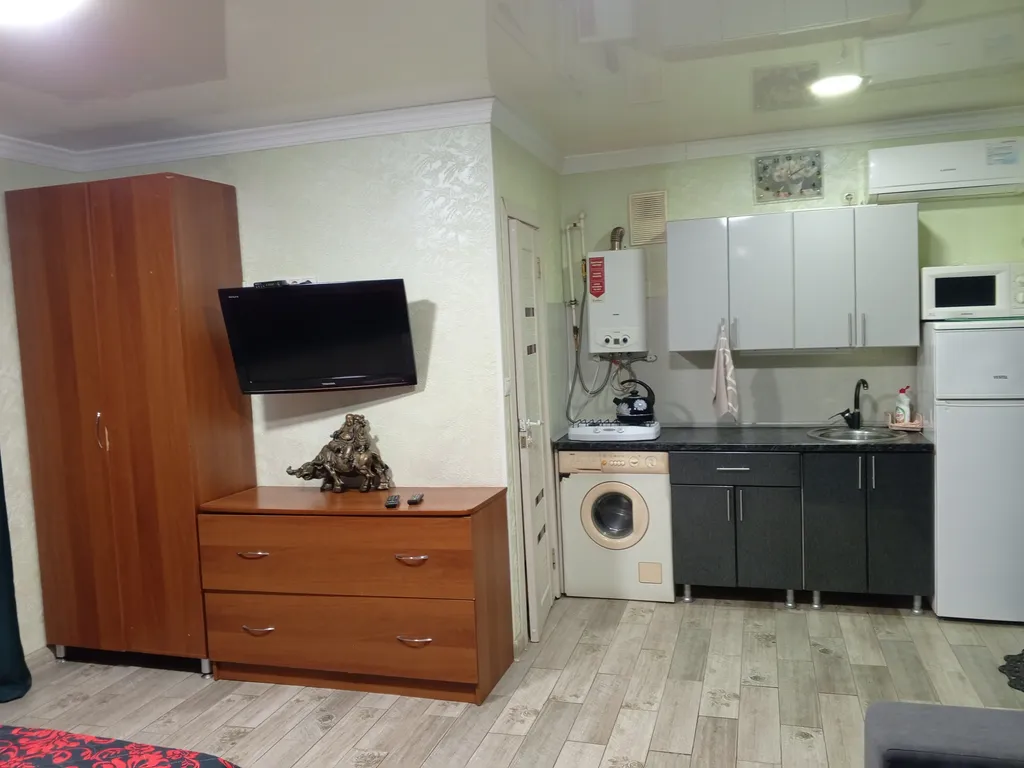 Уютная квартира студия в тихом месте.