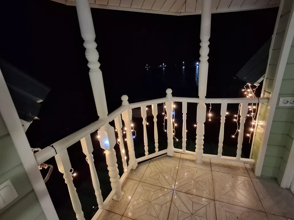 Домик на озере Лесицкое